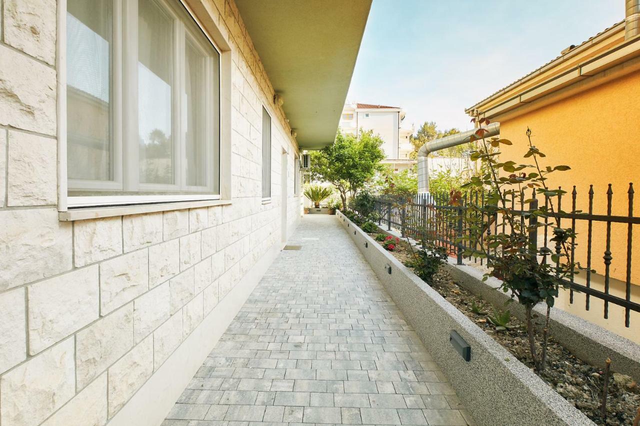 Casa Lägenhet Podstrana